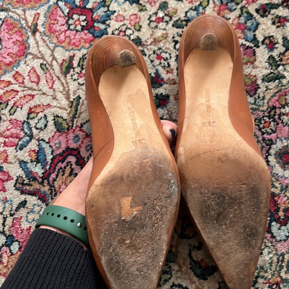 MANOLO BLAHNIK Pumps - Picture 5 of 7